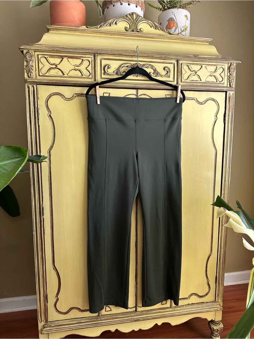 Athleta Delancey Straight Leg Dark Olive Green Pants Leggings LP NWOT